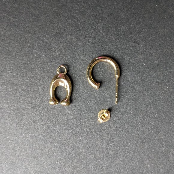 NWT Coach 359753 C Charm Huggie Earrings - Picture 8 of 11